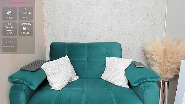 paolarey online show from 02/19/25, 11:06