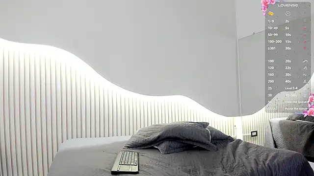 Zoebluntone online show from 05/27/26, 12:13