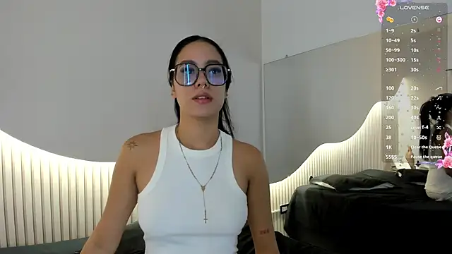 Zoebluntone online show from 06/03/26, 11:46