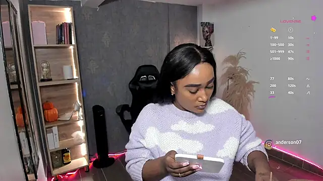 alessia anderson online show from 10/24/25, 10:06