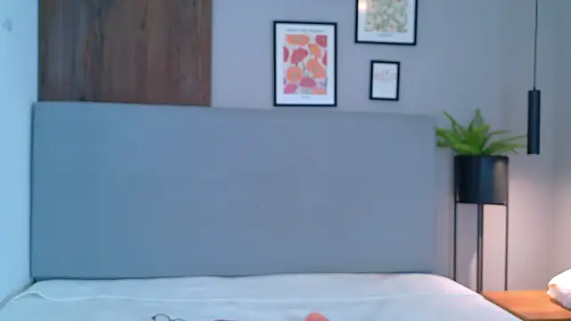 ZoeyPetit online show from 07/19/26, 12:53
