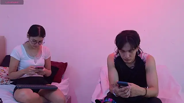 sweetauracouple online show from 05/18/26, 11:49