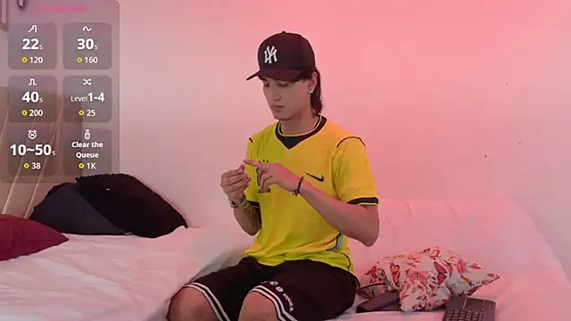sweetauracouple online show from 06/03/26, 12:08