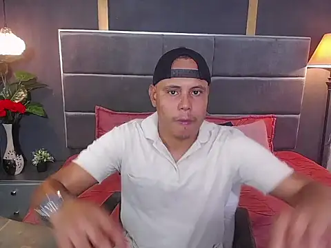 noah oliver1 online show from 06/11/26, 01:16