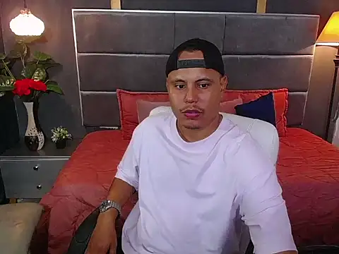 noah oliver1 online show from 06/17/26, 01:19