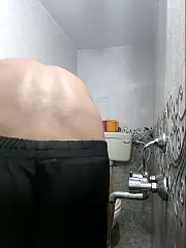 Nira22 online show from 04/28/26, 07:24