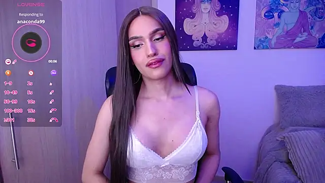 Snapshot of GiaMint chatting on 06/08/26, 02:34 GiaMint online show from 06/08/26, 02:34