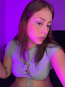 Snapshot of HayleyRoss_ chatting on 06/13/26, 01:58 HayleyRoss online show from 06/13/26, 01:58