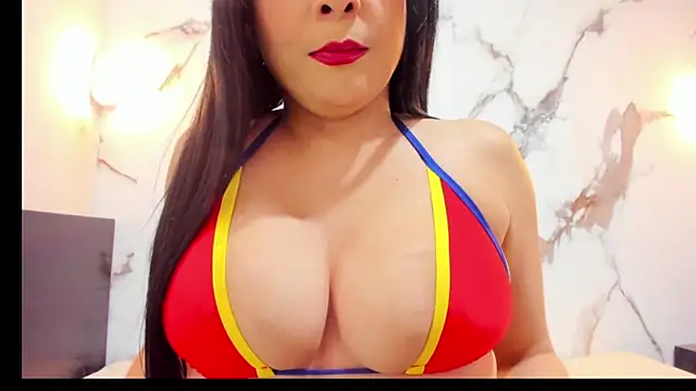 LauraCollinss online show from 06/17/26, 04:26