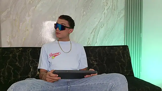 KING BOYS2026 online show from 05/17/26, 01:36