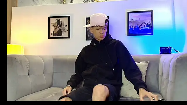 KING BOYS2026 online show from 06/14/26, 03:52