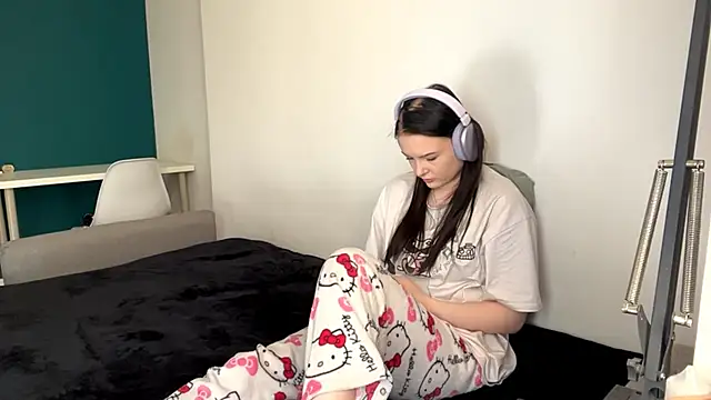 AmbientInvalid online show from 05/01/26, 01:05