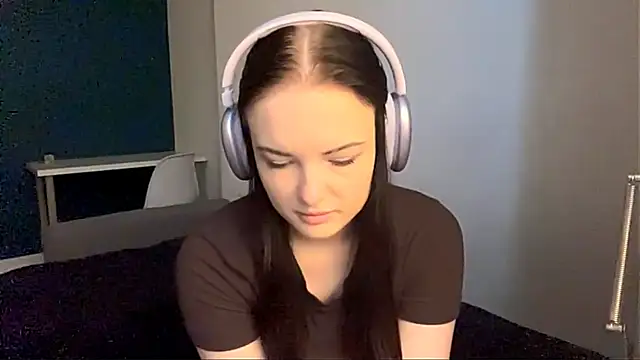 AmbientInvalid online show from 05/11/26, 01:06