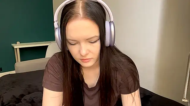 AmbientInvalid online show from 05/12/26, 10:01