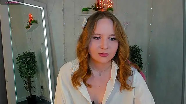 Emmaa Kimm online show from 06/11/26, 01:05