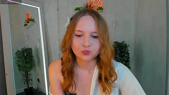 Emmaa Kimm online show from 06/11/26, 02:53