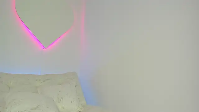 LiaCampbell  online show from 05/08/26, 10:37