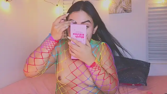 VictoriaaLopez online show from 06/02/26, 04:03
