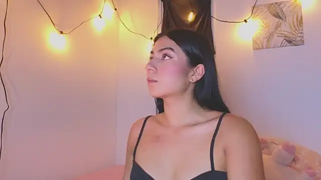 VictoriaaLopez online show from 06/12/26, 07:02