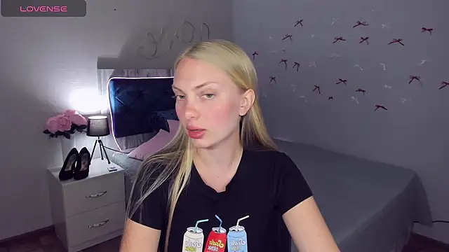Snapshot of NancyGlamour chatting on 07/05/26, 10:11 NancyGlamour online show from 07/05/26, 10:11
