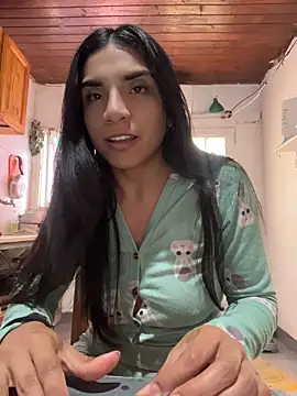Snapshot of InesD_Arcy chatting on 05/31/26, 06:42 InesD Arcy online show from 05/31/26, 06:42