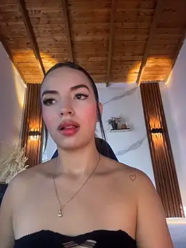 Snapshot of catalina_lafer chatting on 05/22/26, 12:33 catalina lafer online show from 05/22/26, 12:33