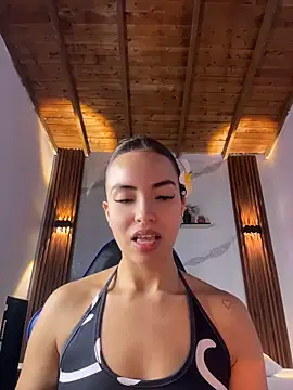 Snapshot of catalina_lafer chatting on 06/08/26, 01:33 catalina lafer online show from 06/08/26, 01:33