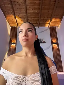 Snapshot of catalina_lafer chatting on 06/16/26, 01:47 catalina lafer online show from 06/16/26, 01:47