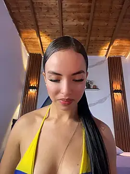 Snapshot of catalina_lafer chatting on 06/17/26, 02:07 catalina lafer online show from 06/17/26, 02:07