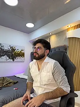 DomBoy  online show from 05/19/26, 08:04