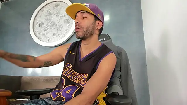 kevin collins76 online show from 04/29/26, 06:47