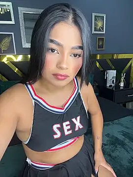 EvasBlazeXXX online show from 05/19/26, 05:14