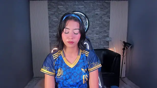 gemma 19  online show from 05/13/26, 09:22