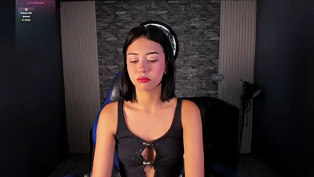 gemma 19  online show from 05/20/26, 09:21