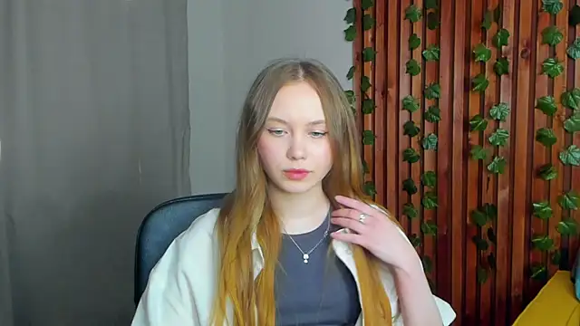 FloraLarsson online show from 05/27/26, 03:25