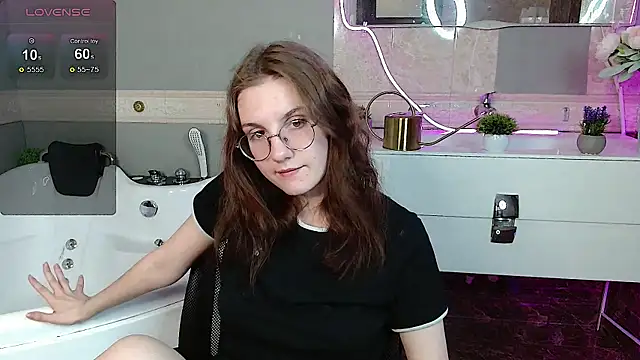 iMagdaLunna online show from 05/17/26, 08:23