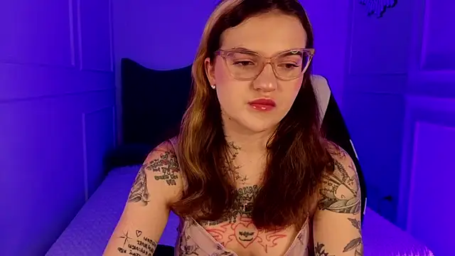 sashaglow  online show from 04/30/26, 07:25