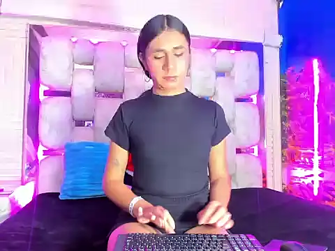 MahiaraHot online show from 05/18/26, 01:06