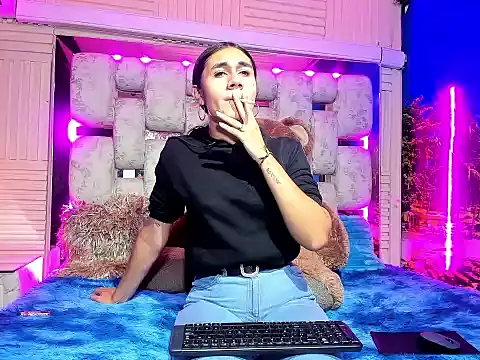 MahiaraHot online show from 06/24/26, 01:54