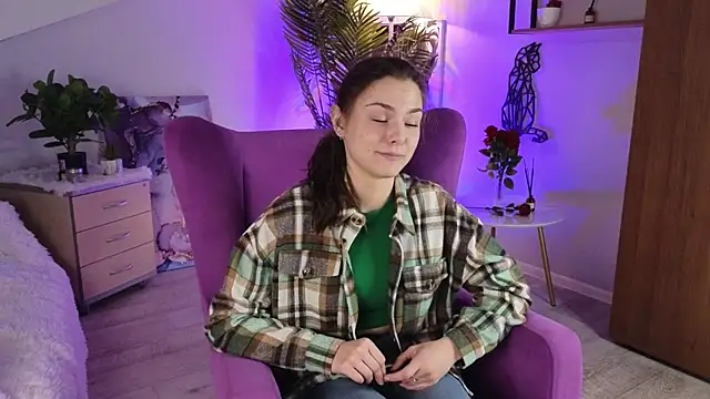 YoshikoLacourse online show from 04/30/26, 12:44