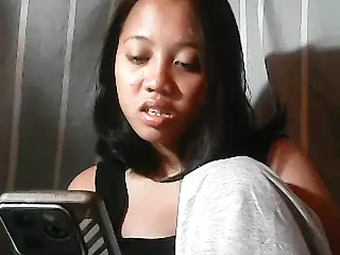 Snapshot of Yours_AsianPinayGirl18 chatting on 06/15/26, 11:18 Yours AsianPinayGirl18 online show from 06/15/26, 11:18