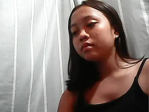 Snapshot of Yours_AsianPinayGirl18 chatting on 06/28/26, 12:27 Yours AsianPinayGirl18 online show from 06/28/26, 12:27