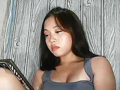 Snapshot of Yours_AsianPinayGirl18 chatting on 07/31/26, 10:36 Yours AsianPinayGirl18 online show from 07/31/26, 10:36