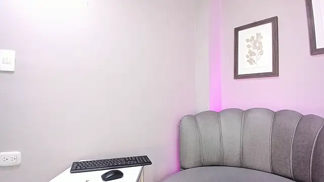 Roxanna moore online show from 06/22/26, 01:29