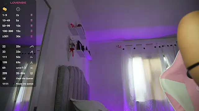 charloteeee1 online show from 05/23/26, 01:37