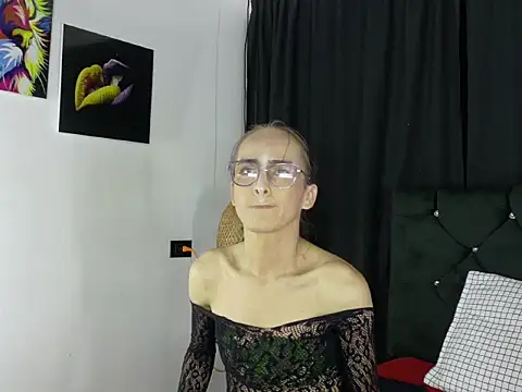 dulce alexandra online show from 05/17/26, 12:12