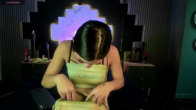 Juliette Doll  online show from 06/12/26, 02:05
