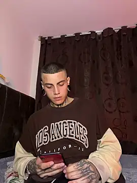  valentinoooo online show from 07/10/26, 03:44