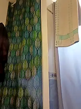 Snapshot of Soloyan chatting on 12/21/24, 11:11 Soloyan online show from 12/21/24, 11:11