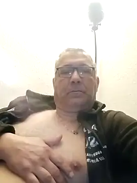 Snapshot of Soloyan chatting on 01/08/25, 06:09 Soloyan online show from 01/08/25, 06:09